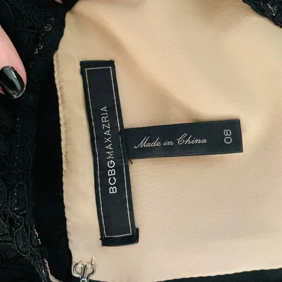 Elegant Black Lace Evening Dress - Picture 4 of 14